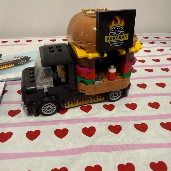 LEGO City 6404 Burger Van - Black and Tan - Picture 4 of 6